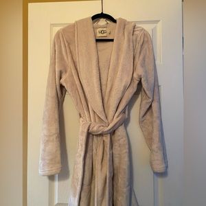 Ugg bathrobe